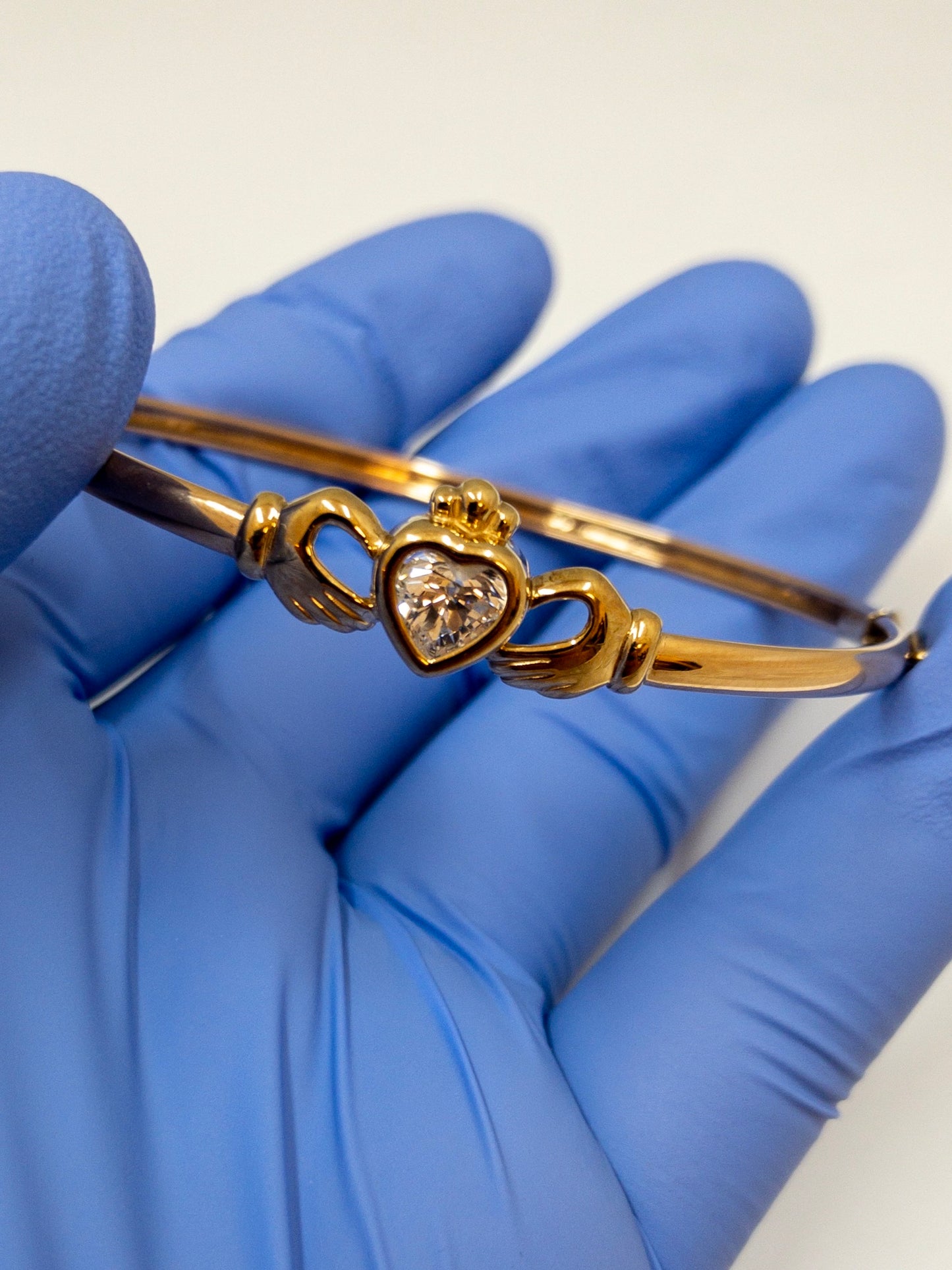 Claddagh Bangle Bracelet 10k
