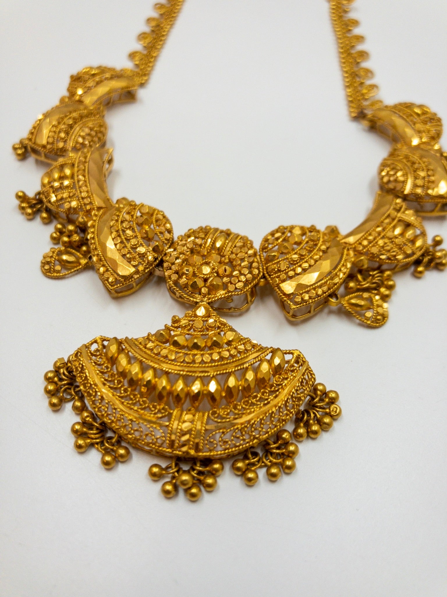 A2 Fashion Traditional Gold Plated Ethnic Wedding Necklace Jewellery S –  A2fashionstores